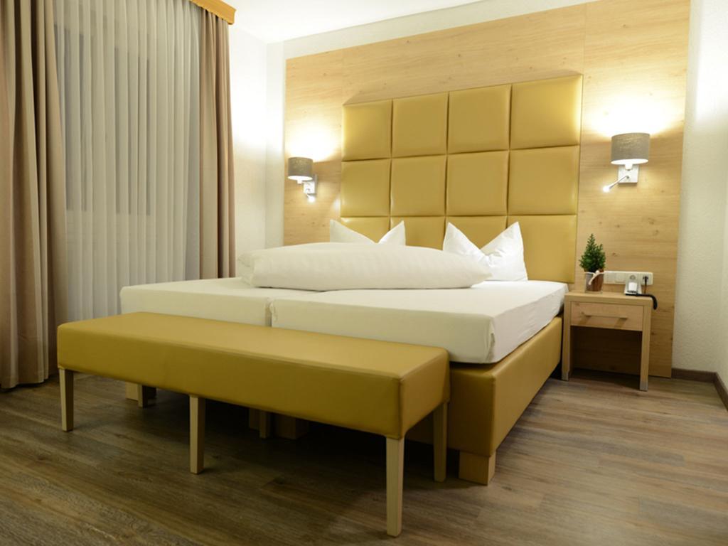 Land-Gut Hotel Zum Loewen Garni Marktheidenfeld Habitación foto